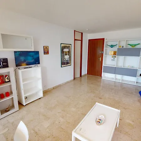 Joli Avec Terrasse Et Garage Privé à - Fr-1-196-296 * Menton