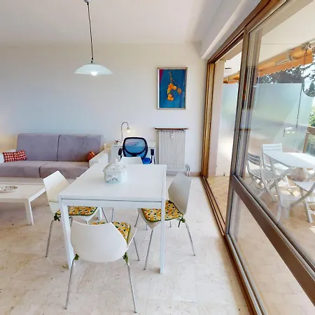 Spacieux A Avec Grande Terrasse Et Garage - Fr-1-196-296 * Menton