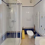 Spacieux A Avec Grande Terrasse Et Garage - Fr-1-196-296 Apartmán