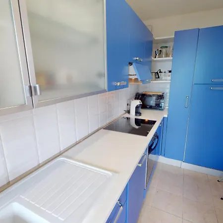 Joli Avec Terrasse Et Garage Privé à - Fr-1-196-296 *