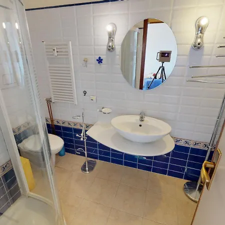 Apartamento Spacieux A Avec Grande Terrasse Et Garage - Fr-1-196-296