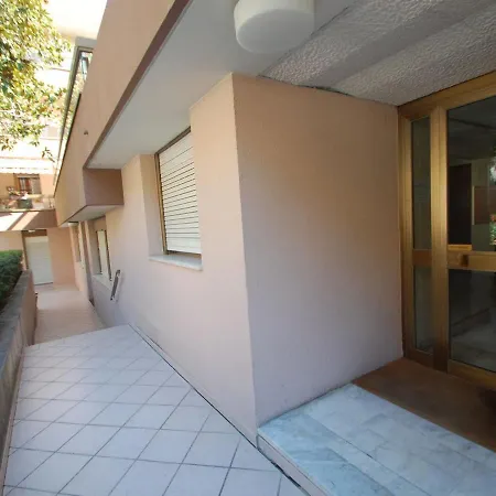 Spacieux A Avec Grande Terrasse Et Garage - Fr-1-196-296 * Menton