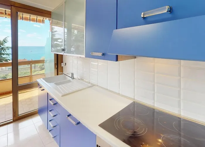 Joli Avec Terrasse Et Garage Privé à - Fr-1-196-296 Menton