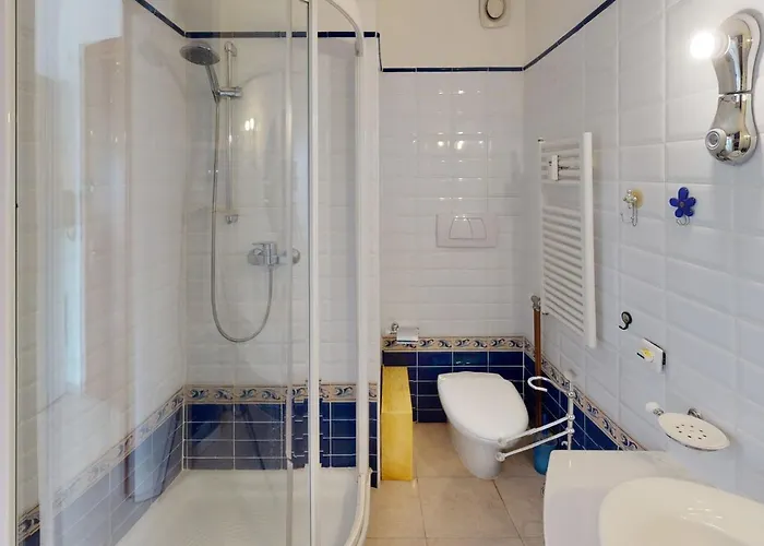 Joli Avec Terrasse Et Garage Privé à - Fr-1-196-296 Appartement