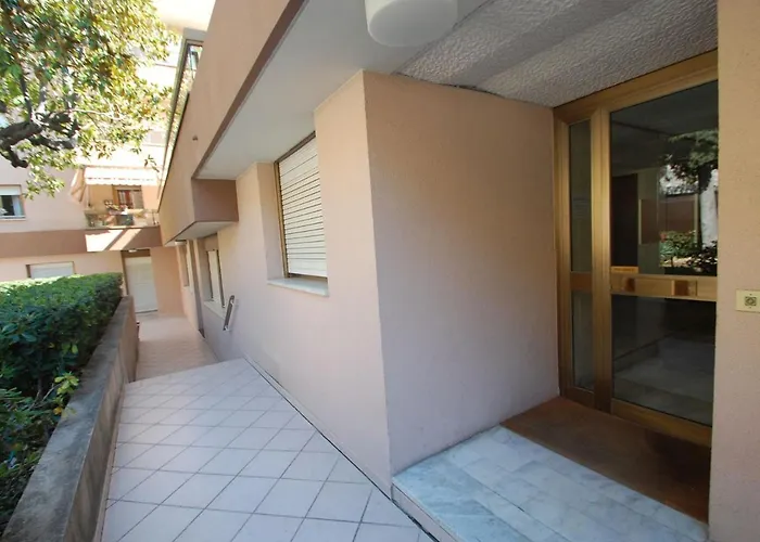 Spacieux A Avec Grande Terrasse Et Garage - Fr-1-196-296 * 芒通